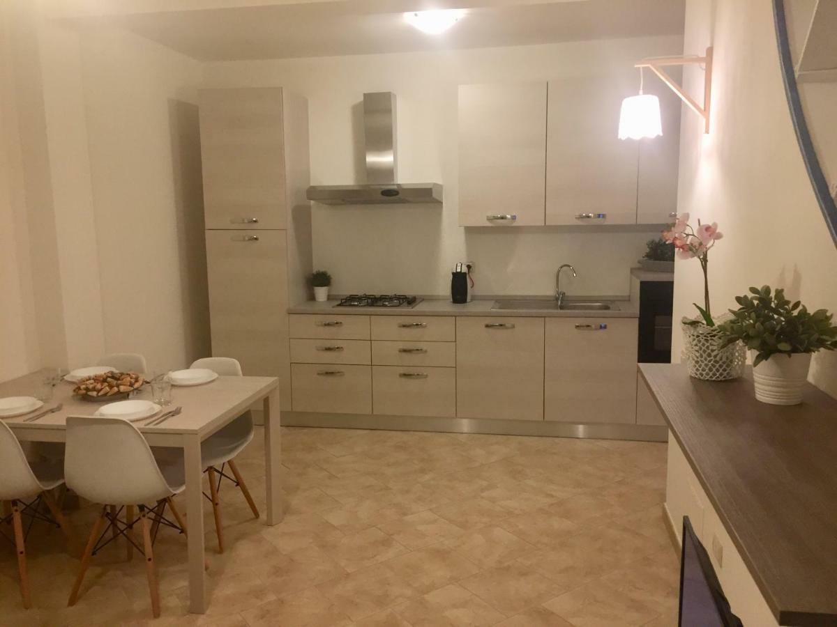 Renabianca House Apartment ซานตา เตเรซา กัลลูรา ภายนอก รูปภาพ