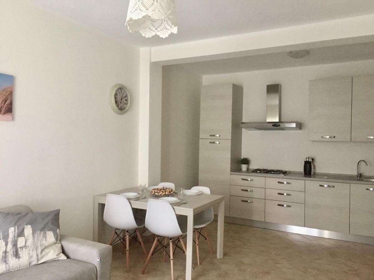 Renabianca House Apartment ซานตา เตเรซา กัลลูรา ภายนอก รูปภาพ