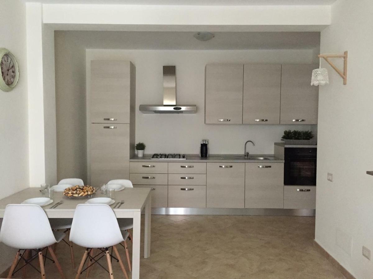 Renabianca House Apartment ซานตา เตเรซา กัลลูรา ภายนอก รูปภาพ