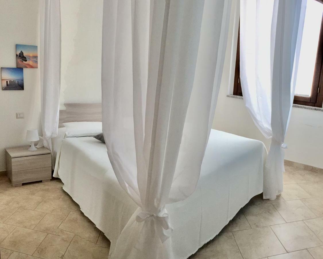 Renabianca House Apartment ซานตา เตเรซา กัลลูรา ภายนอก รูปภาพ
