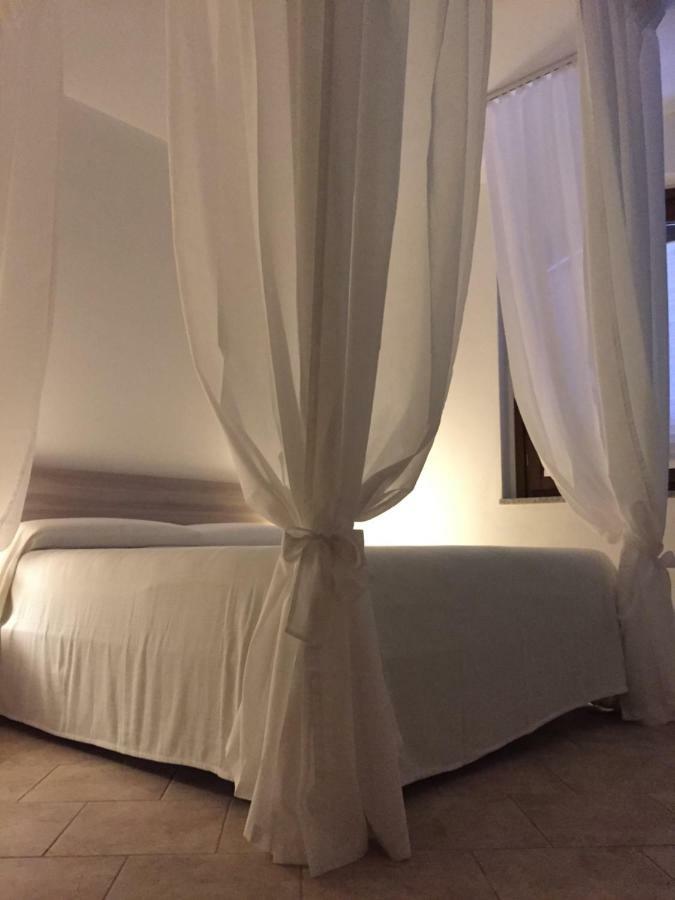 Renabianca House Apartment ซานตา เตเรซา กัลลูรา ภายนอก รูปภาพ